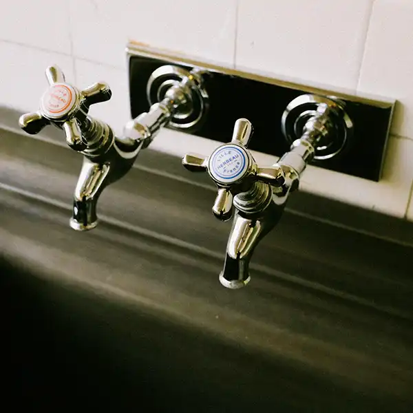 企业自助建站系统,自适应多终端网站建站