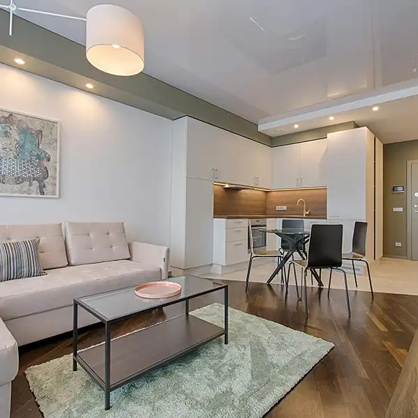 提供企业网站模板，自助建站，定制建站服务