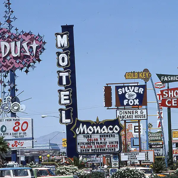 企业自助建站系统,自适应多终端网站建站